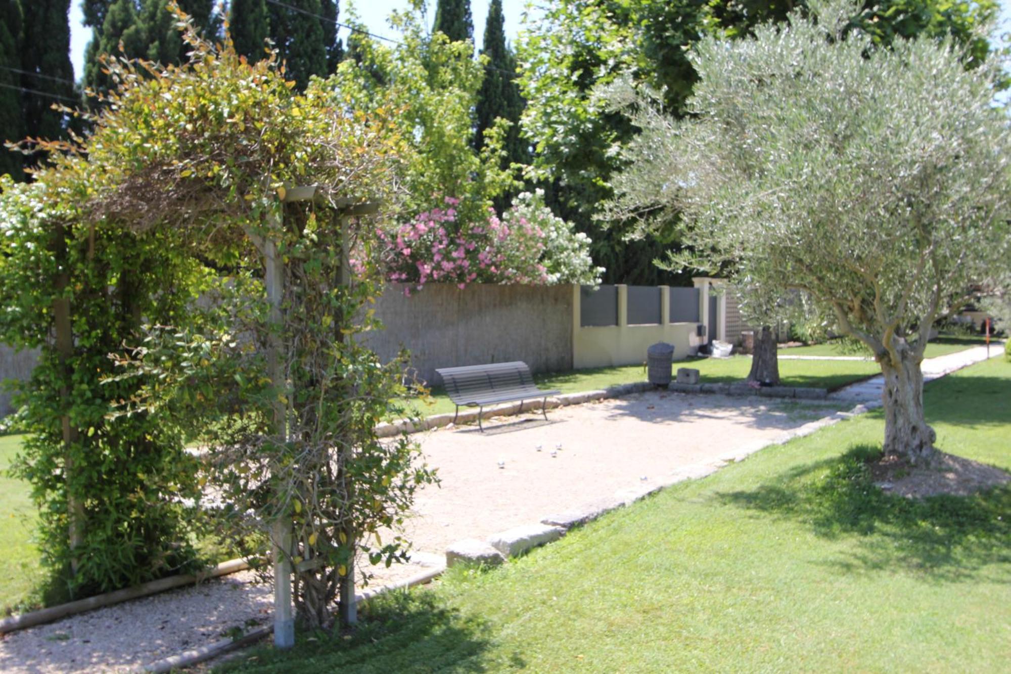 Bed and Breakfast Mas Paloma Rognonas Экстерьер фото
